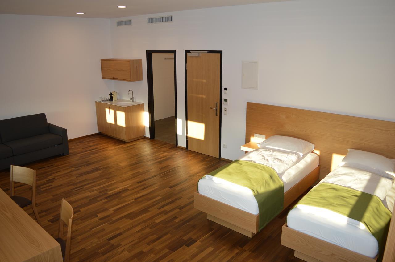 Business Motel เฟลด์เคียร์ช ภายนอก รูปภาพ