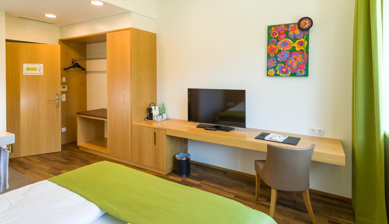 Business Motel เฟลด์เคียร์ช ภายนอก รูปภาพ