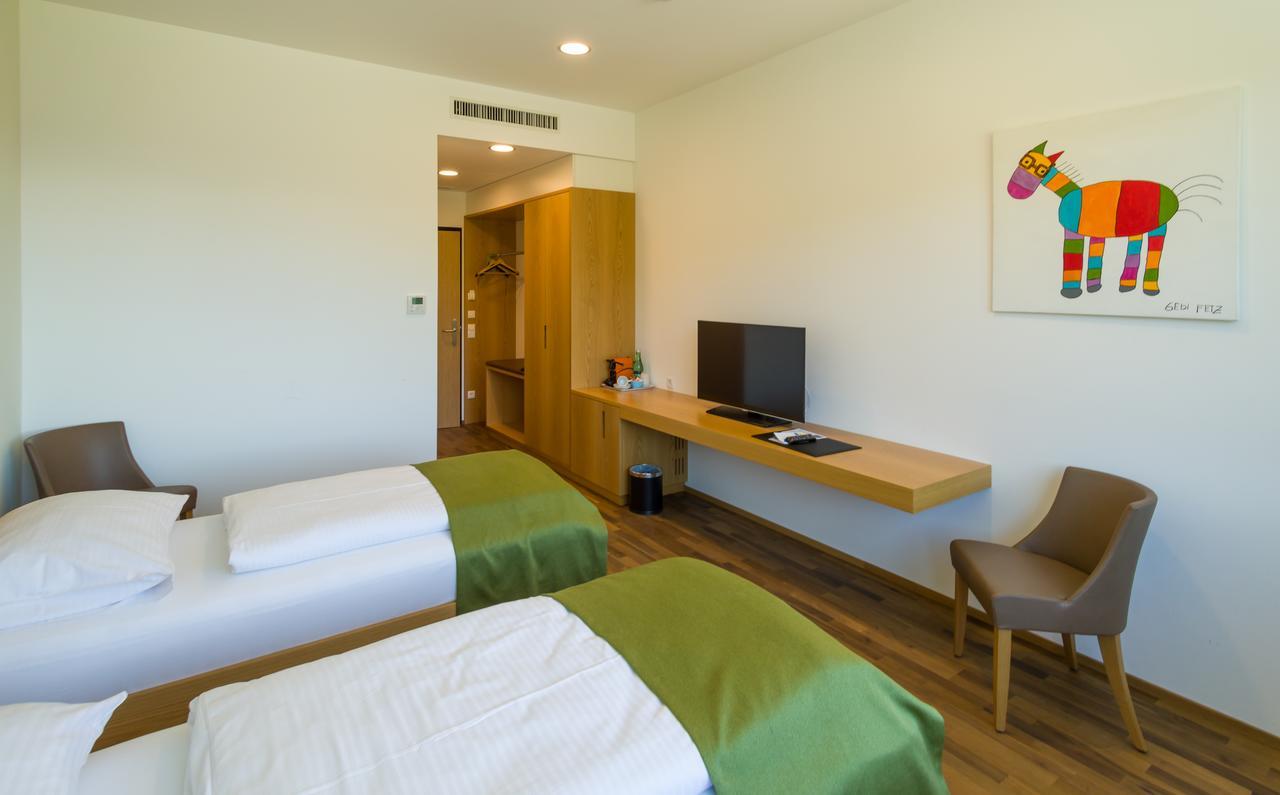 Business Motel เฟลด์เคียร์ช ภายนอก รูปภาพ